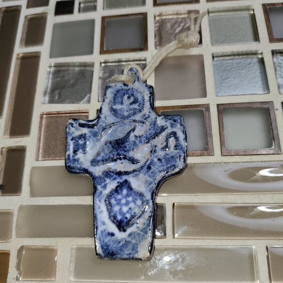 Vintage Ceramic cross-free